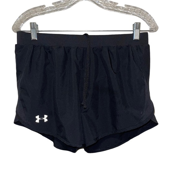 Under Armour Woman Shorts Size M - Picture 1 of 4